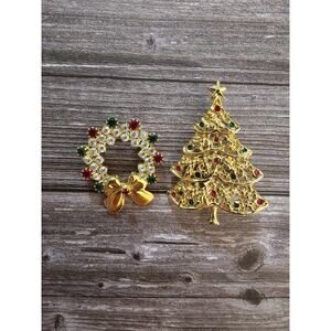 Set of 2 Vintage Holiday Brooches – Gold Tone Wreath & Christmas Tree Pins